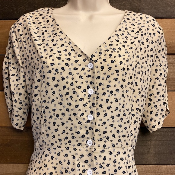 Vintage-Inspired Floral Button-Front Midi Dress - Size L 🔹 - Picture 3 of 11